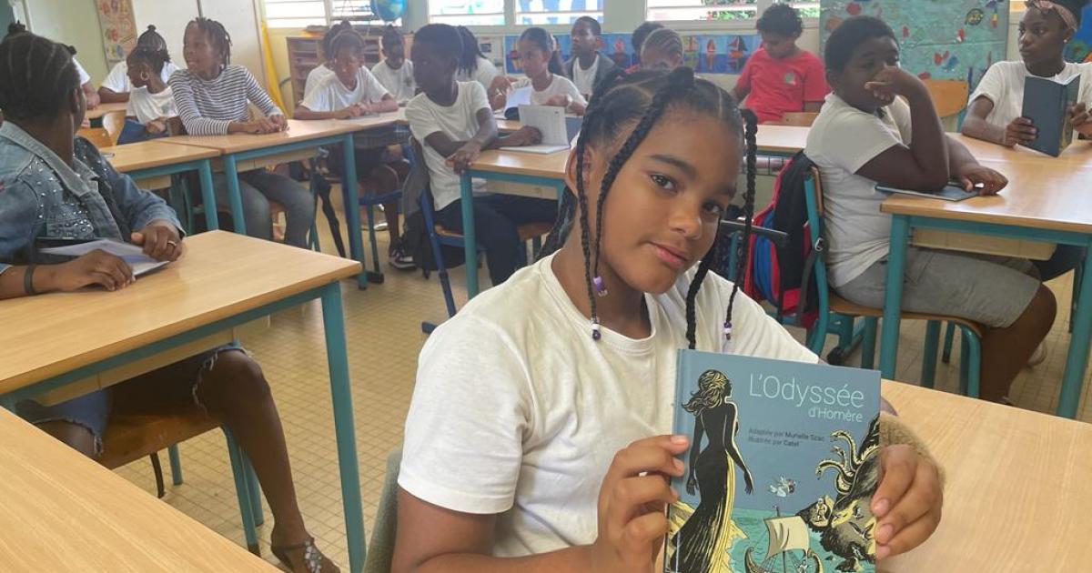     





Distribution de livres pour 6 000 élèves de CM2 pour les grandes vacances 




