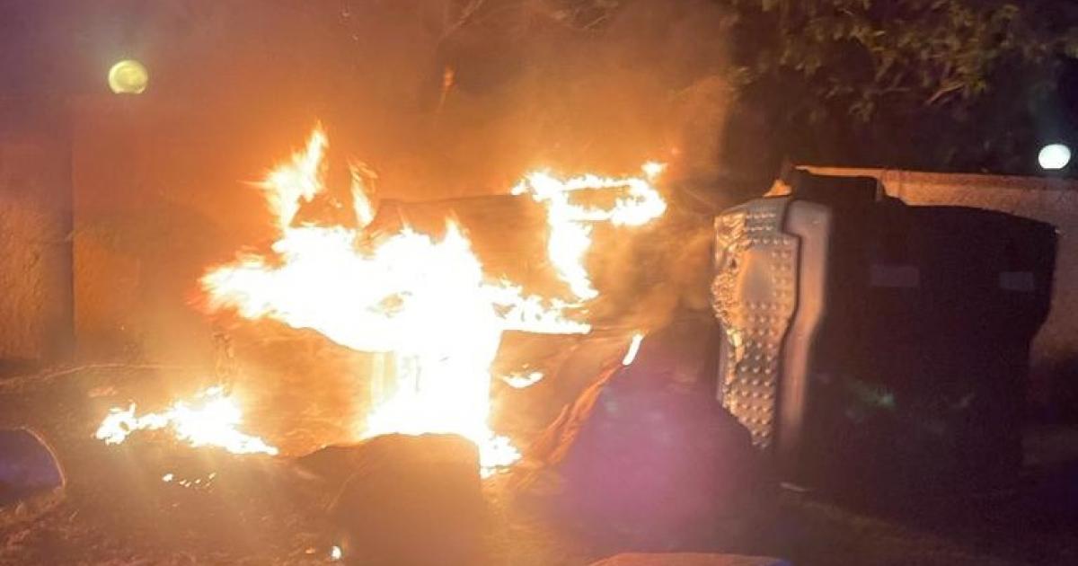 Un véhicule en feu après un accident à Saint-Martin