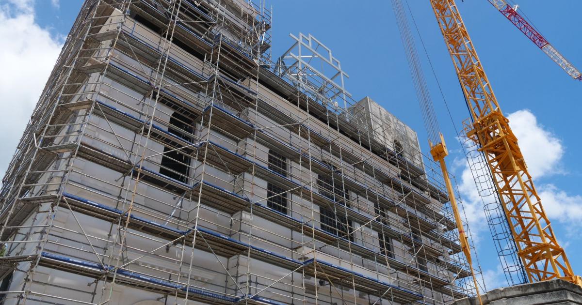 Un appel aux dons pour remplacer les bancs de la cathédrale de Saint-Pierre