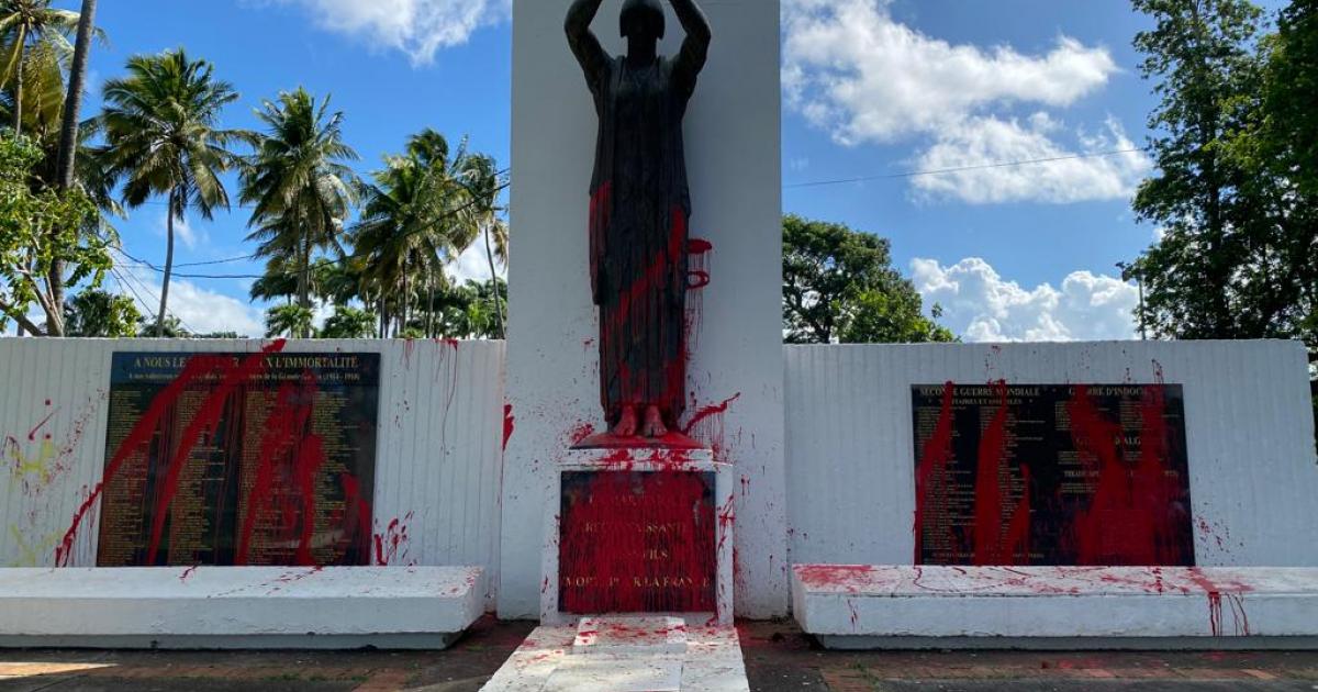 Le monument aux morts à Fort-de-France vandalisé