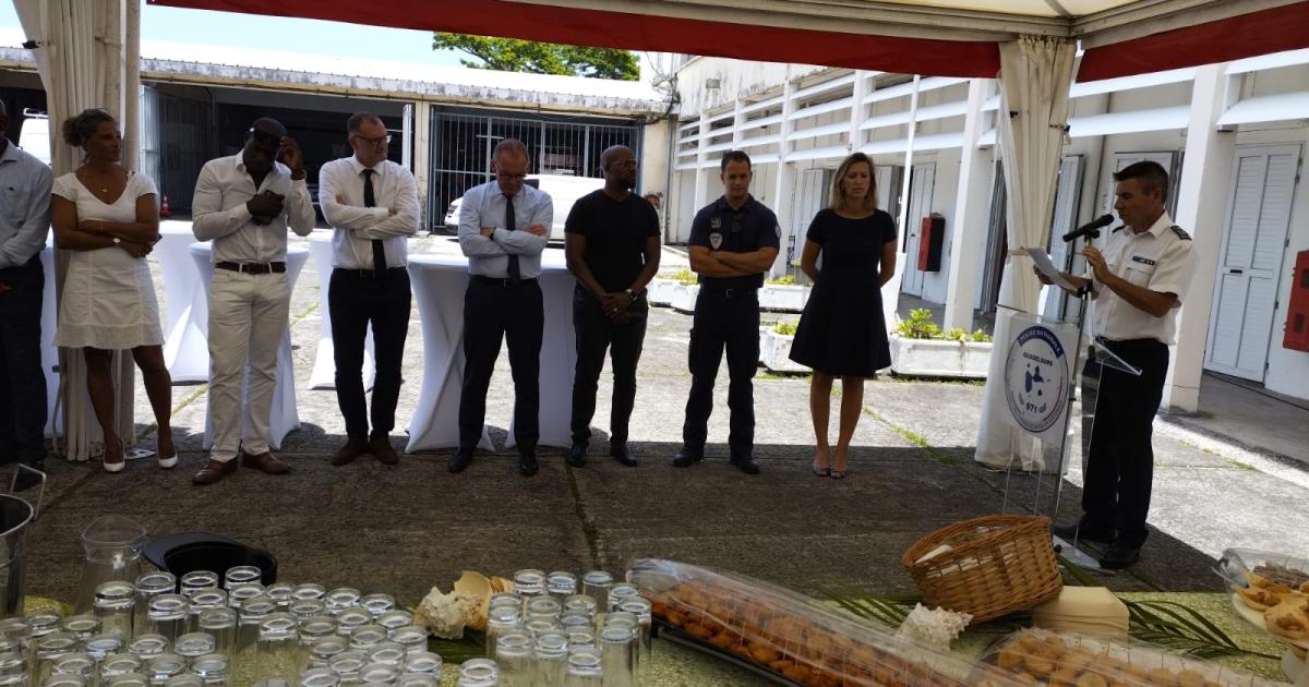 Le directeur de la police nationale s'en va pour la Réunion
