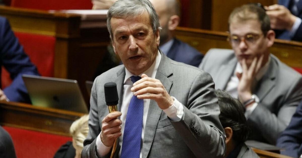    





Philippe Vigier conseille aux Guadeloupéens de « chauffer l’eau » pour la boire




