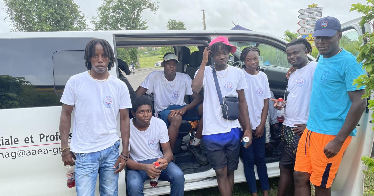 Les jeunes du CISMAG donnent de leur personne sur le Tour de Marie-Galante