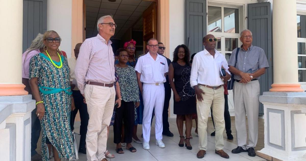 Mobilisation en soutien aux élus victimes de violences à Basse-Terre