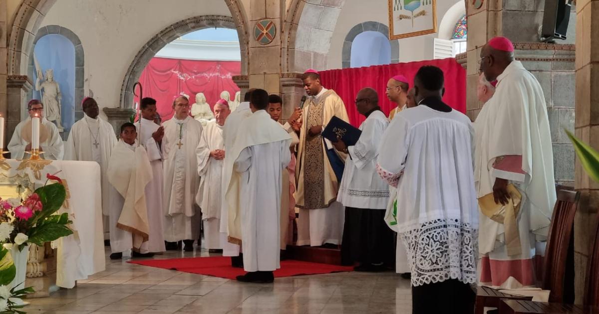     





Première célébration de Noël du nouvel évêque de Guadeloupe





