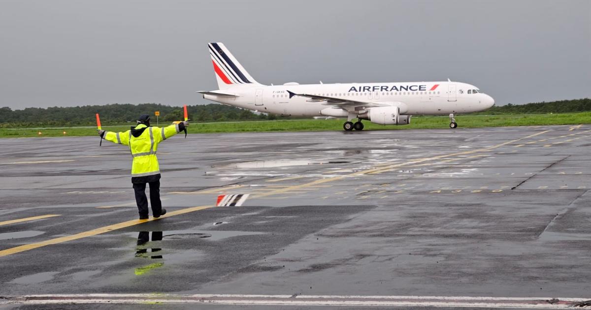     





Un avion A320 d’Air France fait voler le nom de la ville de Saint-Pierre




