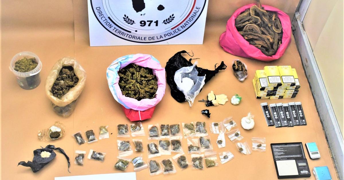 Résine, herbe de cannabis, crack et cocaïne saisis lors d’un contrôle de police