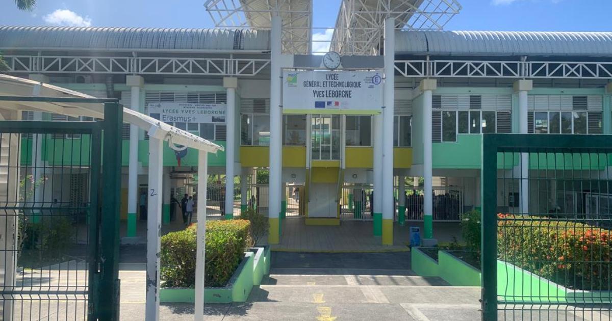 Au lycée Yves Leborgne à Sainte-Anne, des tensions entre le proviseur et des professeurs