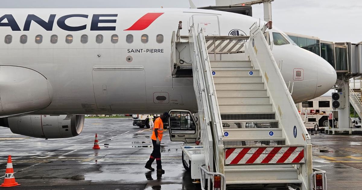 Des passagers d'un vol vers la Guyane bloqués à Pointe-à-Pitre