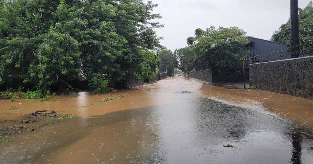 Tempête Philippe : les écoles de Sainte-Marie et l’Université des Antilles fermés