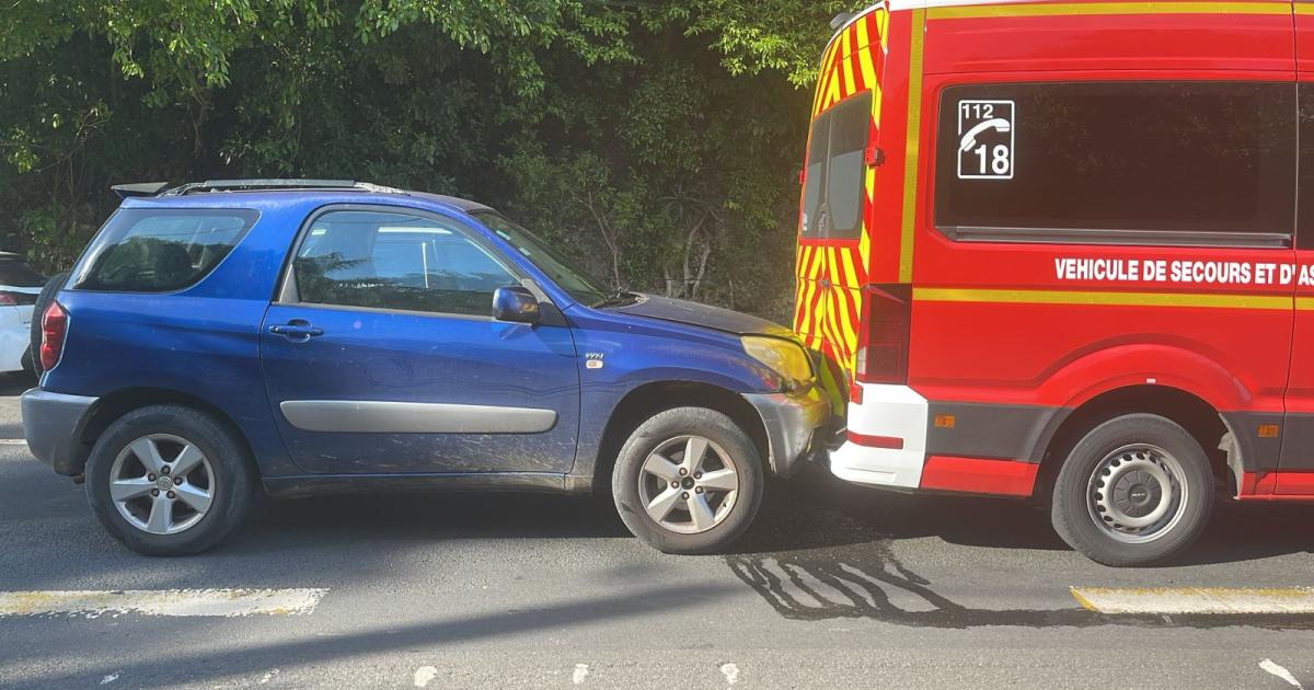 Une voiture percute une ambulance des pompiers au Gosier