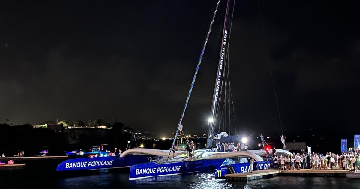 Le Maxi-Trimaran Banque Populaire va ramener la flamme olympique en Martinique