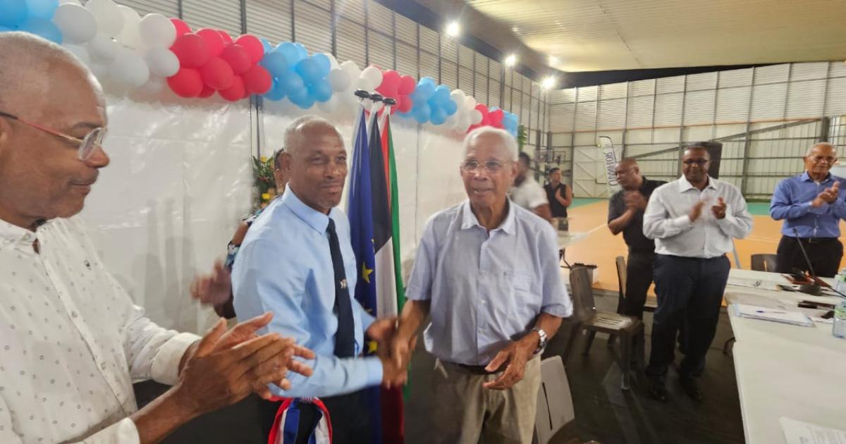     





Farell François-Haugrin élu maire du Robert




