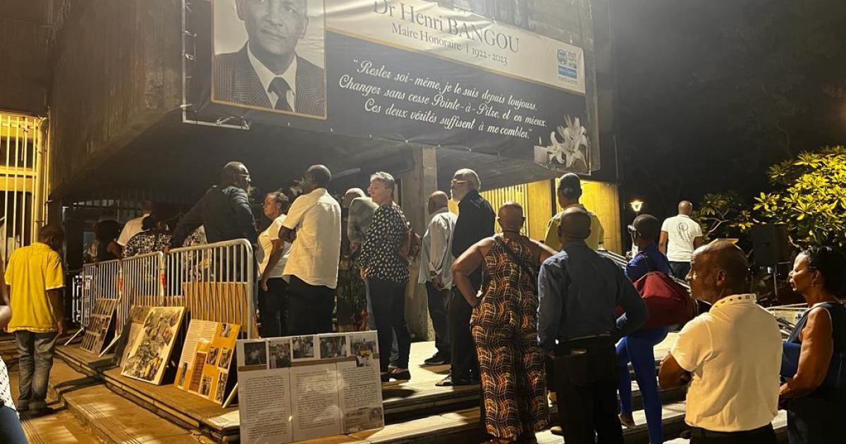     





Une veillée publique en hommage à Henri Bangou en toute dignité




