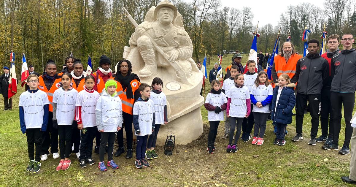     





La statue en hommage aux « Poilus » martiniquais a été inaugurée 




