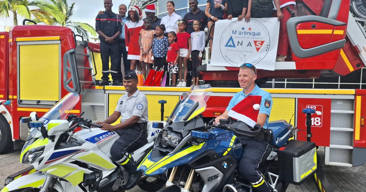 L'opération « 17 sourires » met les jeunes malades au contact des forces de sécurité