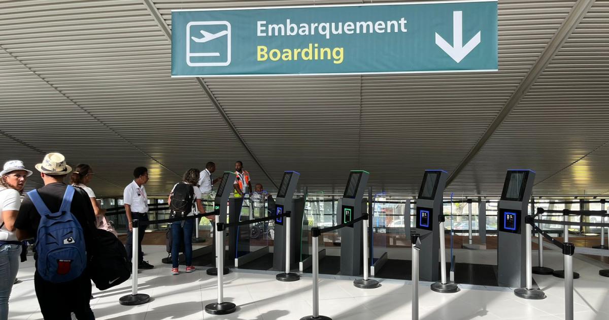 Le 100 % contrôles vers l'Hexagone engagé dans les aéroports de Martinique et de Guadeloupe