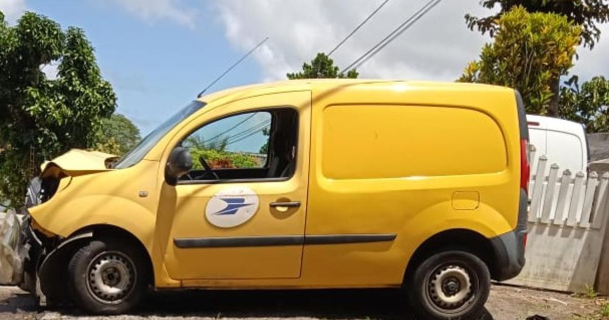Il vole le véhicule d'un facteur à Sainte-Rose et se fait poursuivre jusqu'à Petit-Bourg