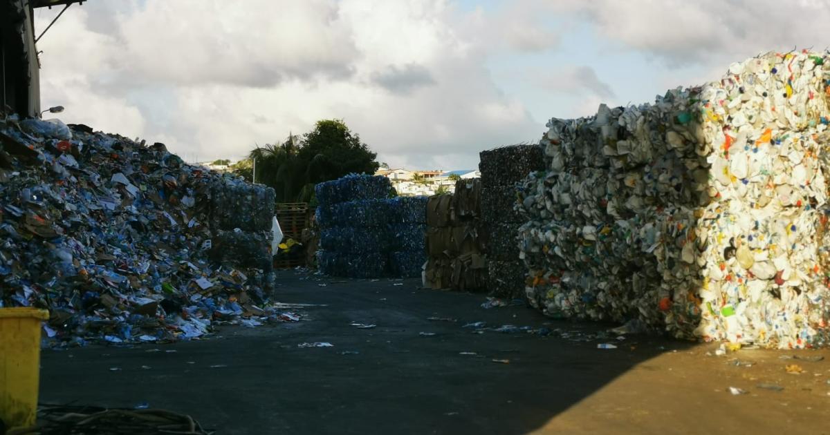Martinique Recyclage saturée, la collecte des poubelles suspendue