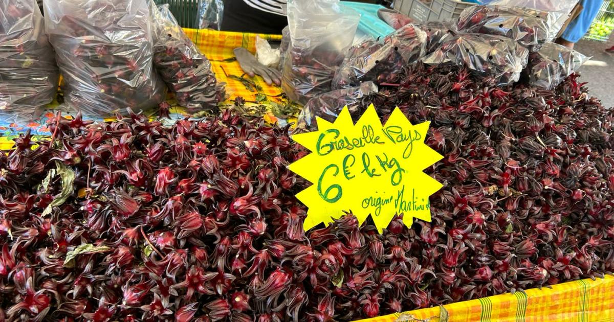 La groseille péyi en fête au grand marché de Fort-de-France