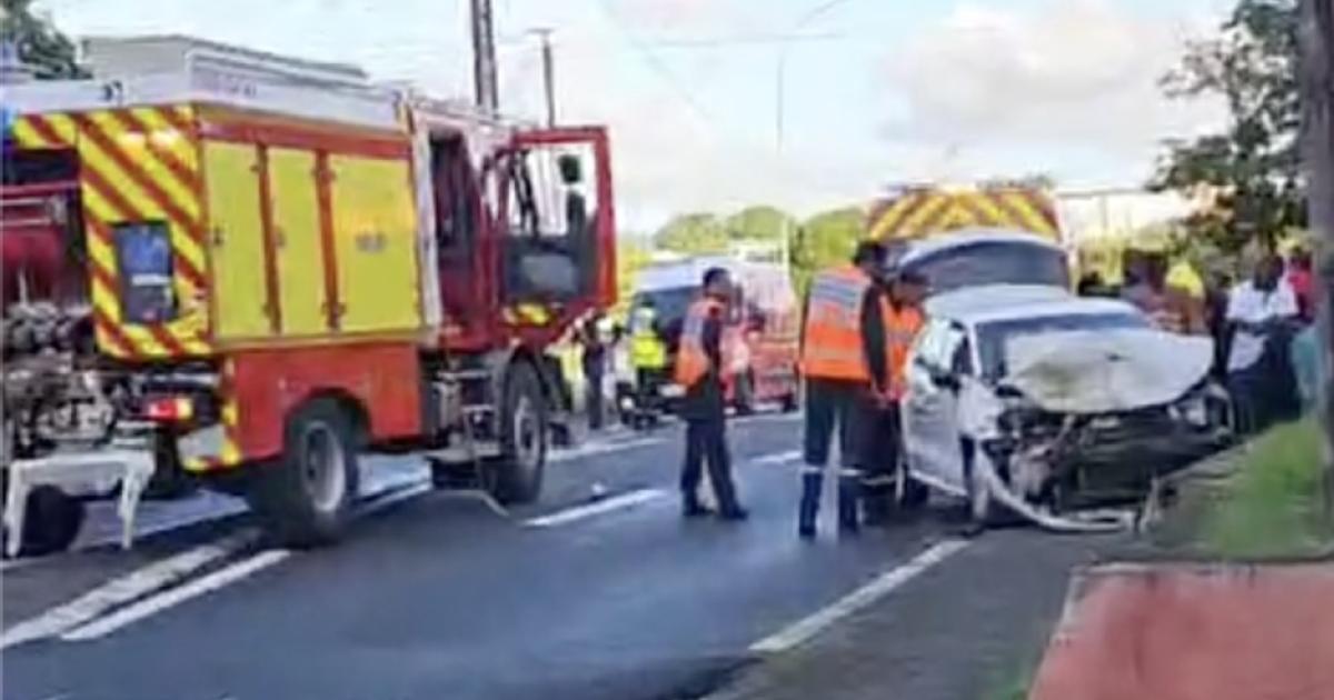 Collision entre trois véhicules à Ducos, 7 personnes impliquées