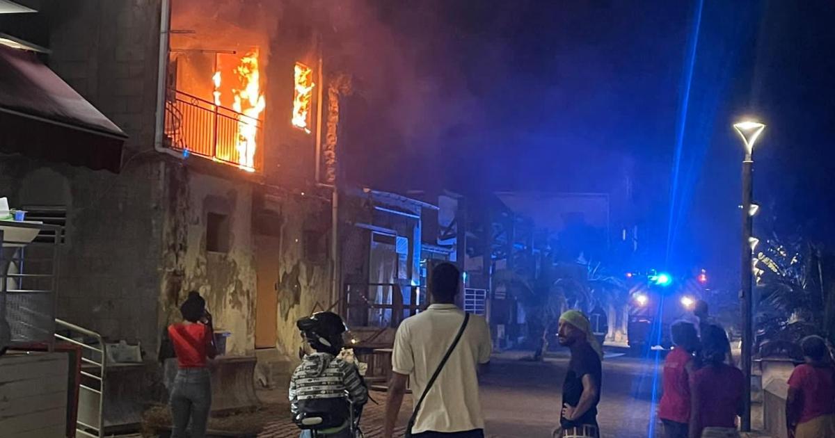 Une maison en feu à Saint-Pierre, ses occupants sains et saufs