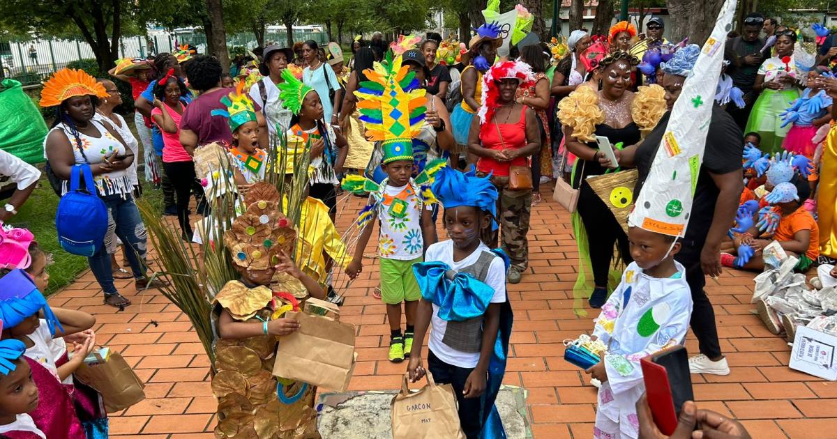     





Le carnaval des enfants des centres de la Caisse des Écoles de Fort-de-France ! 





