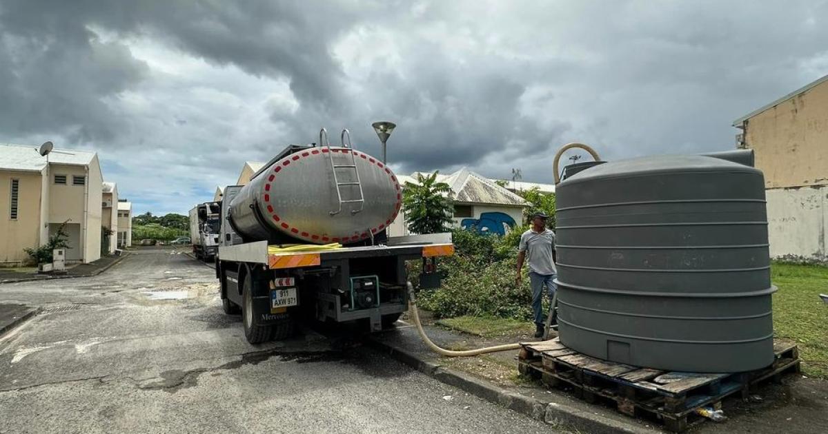 Où trouver les points de distribution d’eau à Goyave, au Gosier et aux Abymes ?
