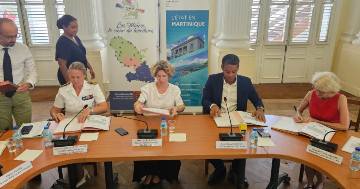 Chlordécone : Marie Guévenoux signe une charte d’engagement avec les maires de Martinique