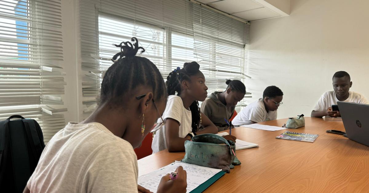 5 élèves du collège Maurice Satineau à la rencontre de la Rédaction de RCI