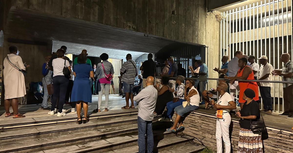     





Violences à Pointe-à-Pitre : la municipalité et l'Etat promettent une nouvelle forme d'action publique




