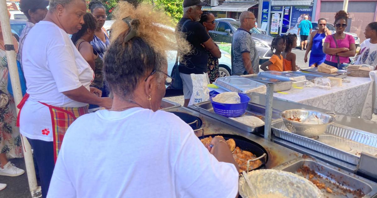 Au stand de Patou, à Fort-de-France, des accras pour tous les goûts