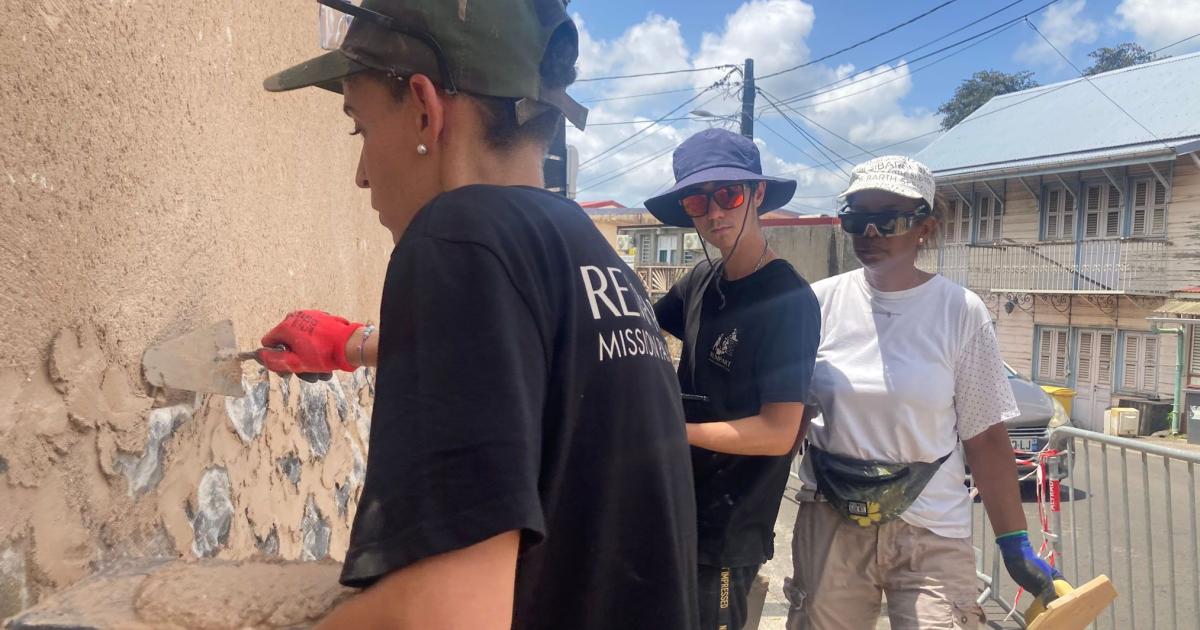     





[EN IMAGES] Des bénévoles pour rénover un mur de pierres ancien au Saint-Esprit




