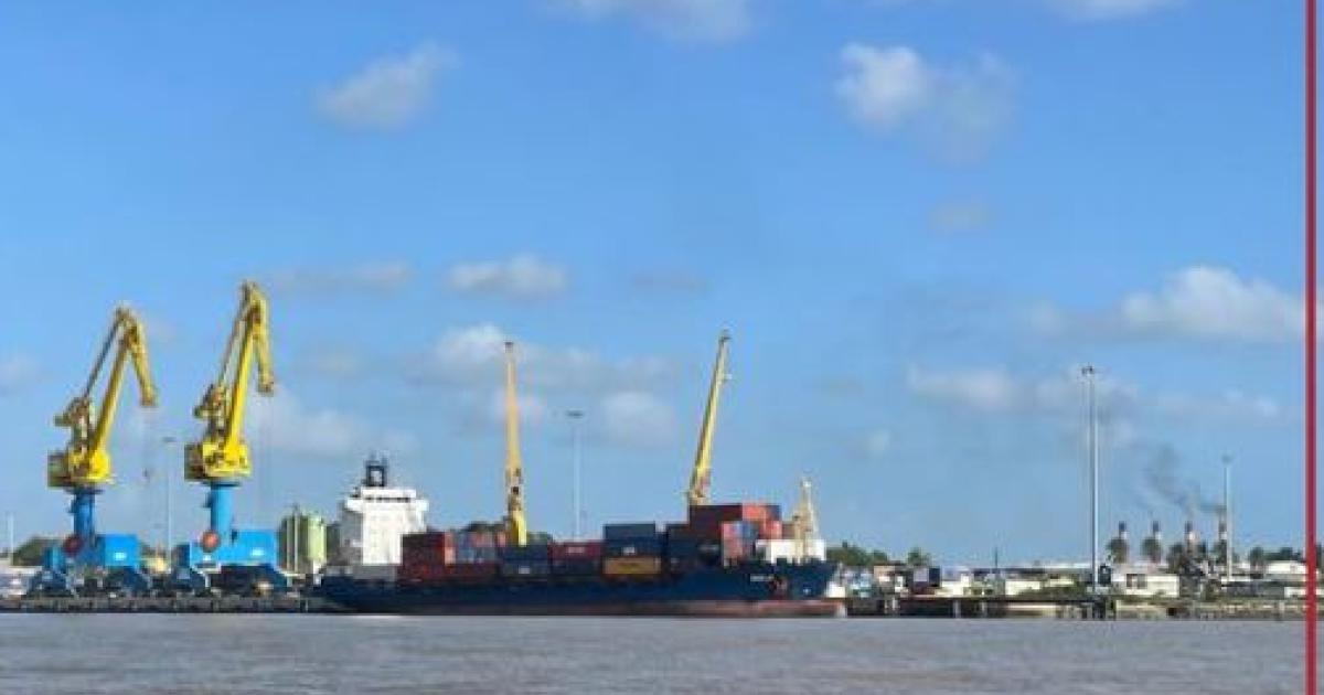     





Saisie record de cocaïne au port de Remire-Montjoly en Guyane




