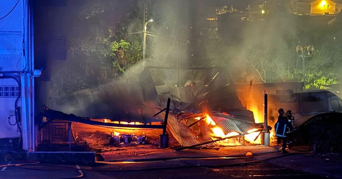     





Le parking de RCI Martinique totalement incendié dans la nuit 




