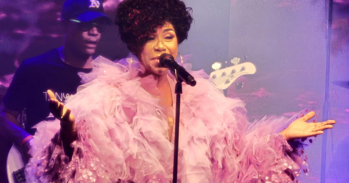     





[VIDEO] Avant la Guadeloupe, Tanya St Val a enflammé le public de Martinique 




