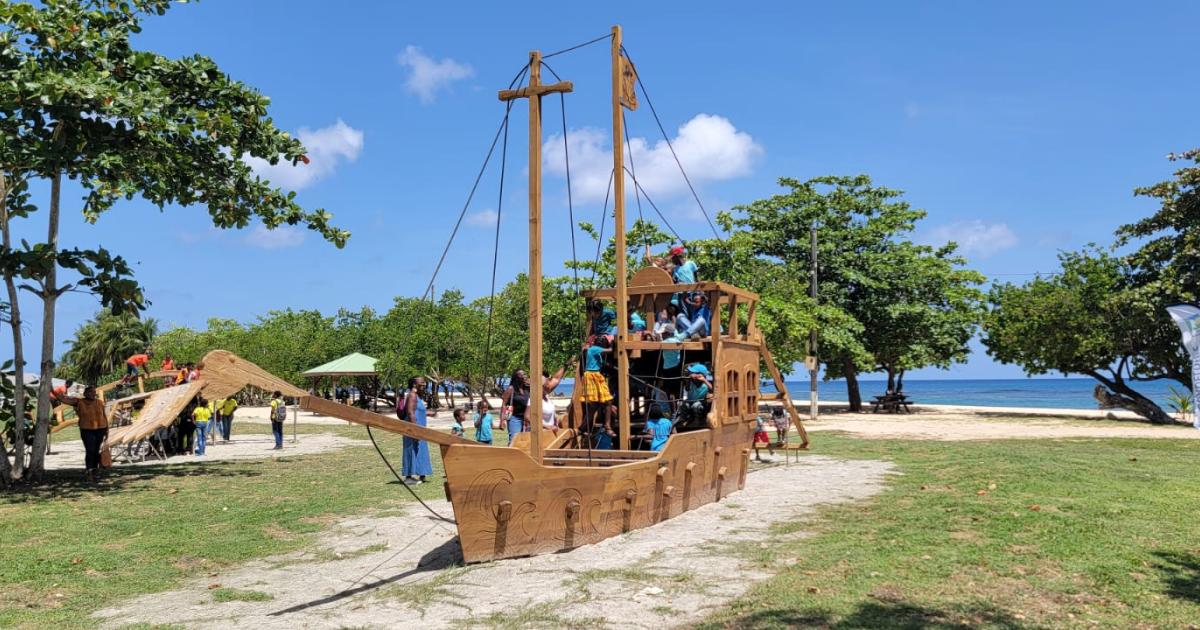     





Inauguration de nouveaux aménagements à la plage de la Chapelle




