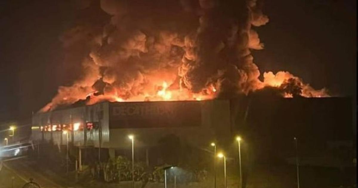     





Nouvelle-Calédonie : « C'est assez déchirant de voir son île imploser »




