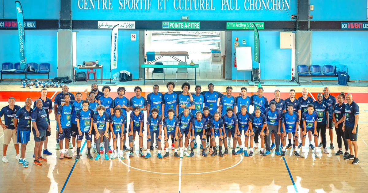Fin du stage « Air Caraïbes Camp Didier Dinart 33 » : « On s’attache à ces jeunes » (Didier Dinart)