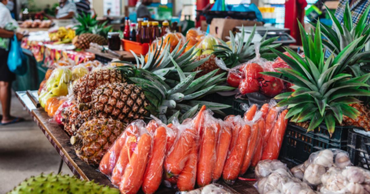     





Un nouveau site et des recettes pour « byen manjé lokal » pas cher




