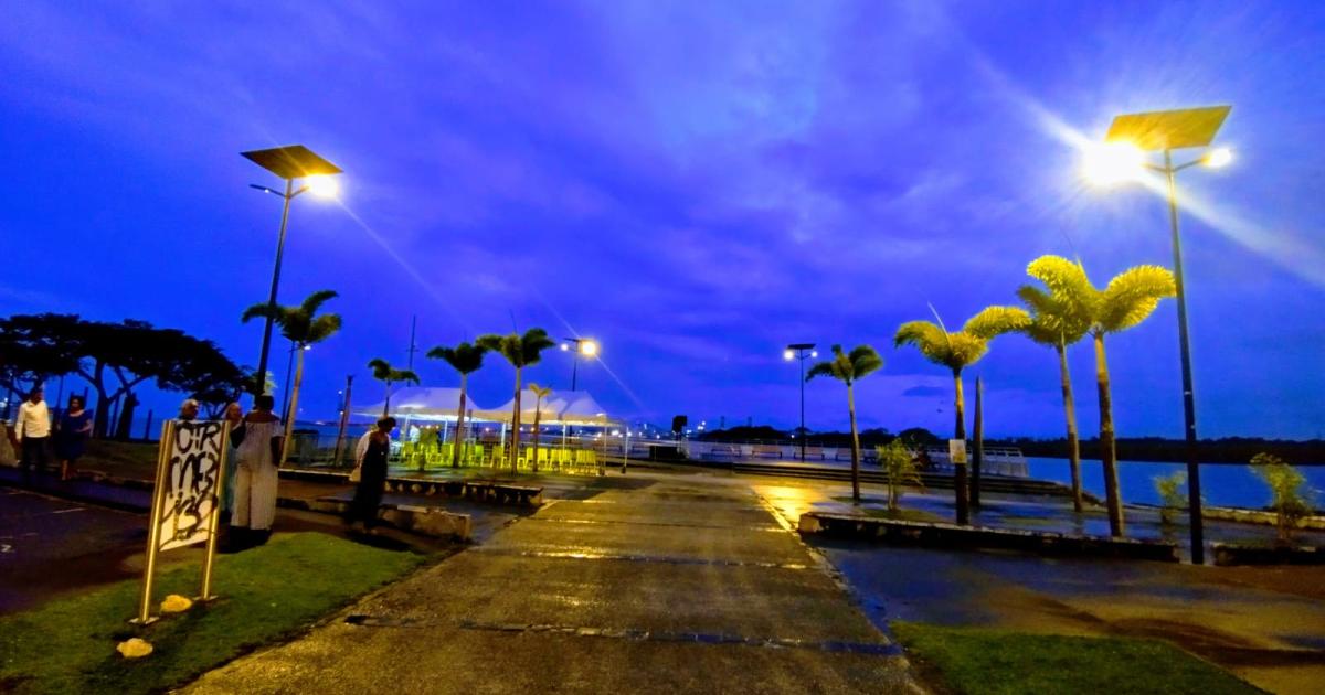 Des lampadaires solaires dernier cri pour éclairer Pointe-à-Pitre