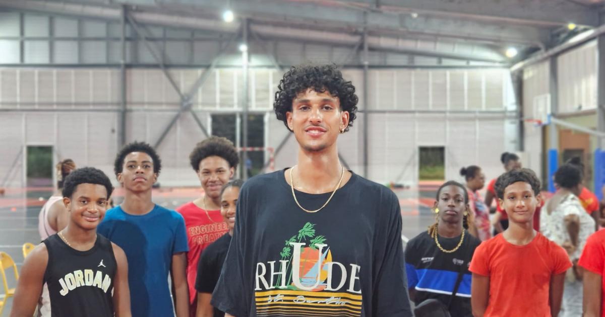 Premier choix de la draft NBA 2024, Zaccharie Risacher rend visite aux basketteurs de l'Aiglon
