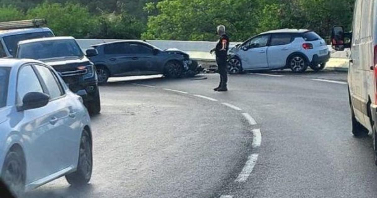 Choc frontal sur la RN2 au niveau de Fond Bourlet à Case-Pilote