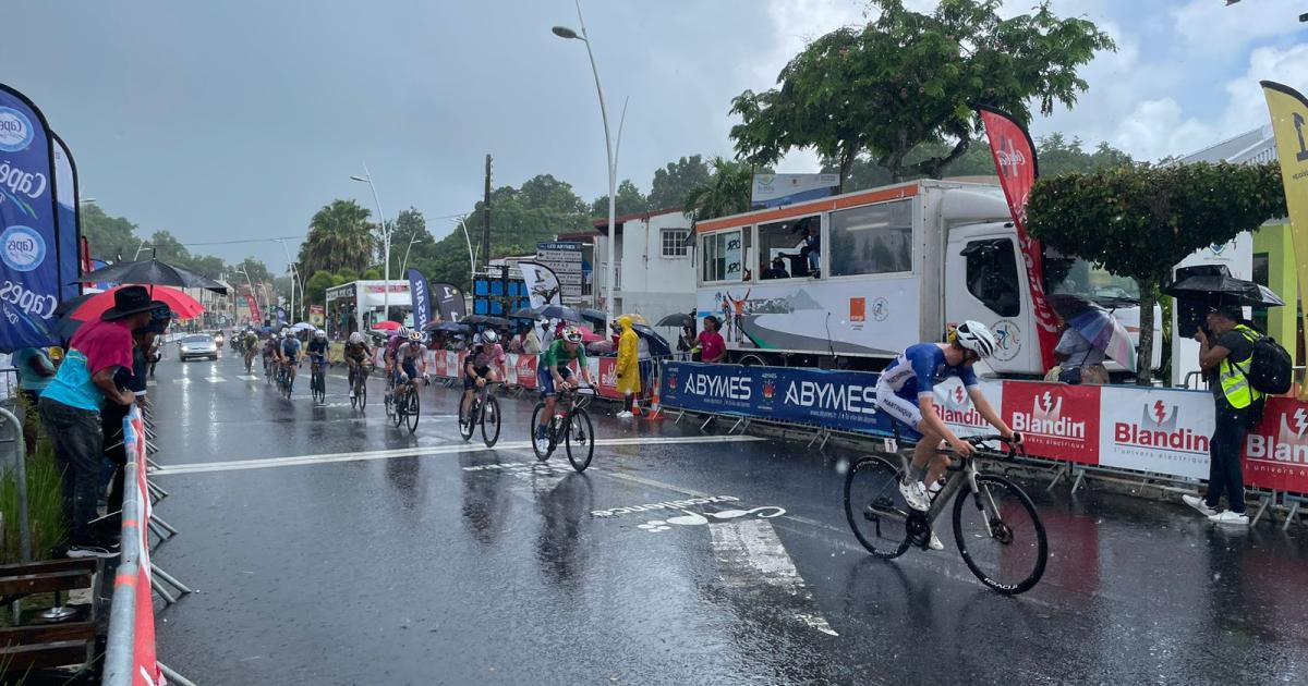     





[⭕️DIRECT?] Victoire de Quentin Bezza sur cette 5ème étape et Castillo nouveau leader 




