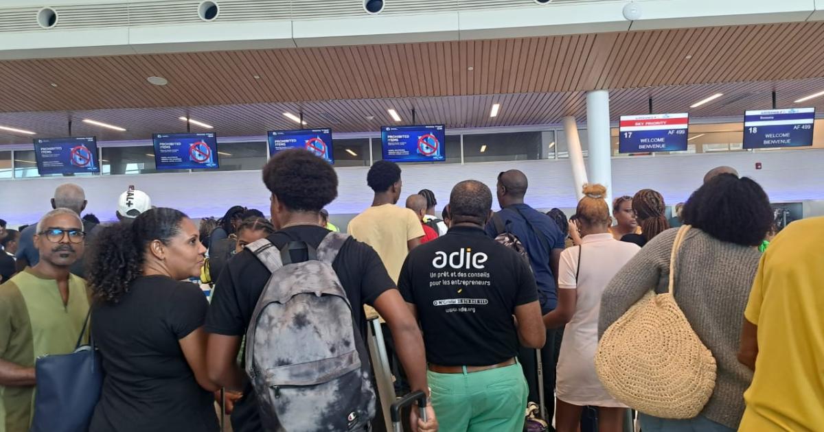 56 passagers d’Air Caraïbes bloqués en Guadeloupe