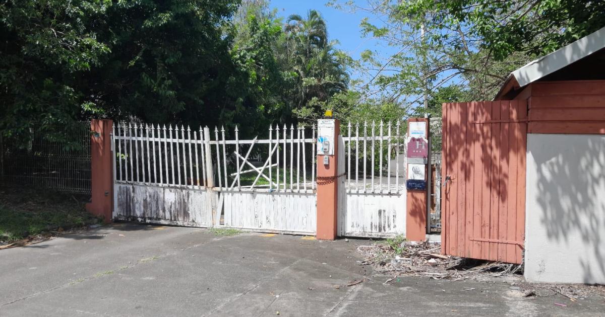 Des hôtels toujours à l’abandon malgré des projets de reprise en Martinique