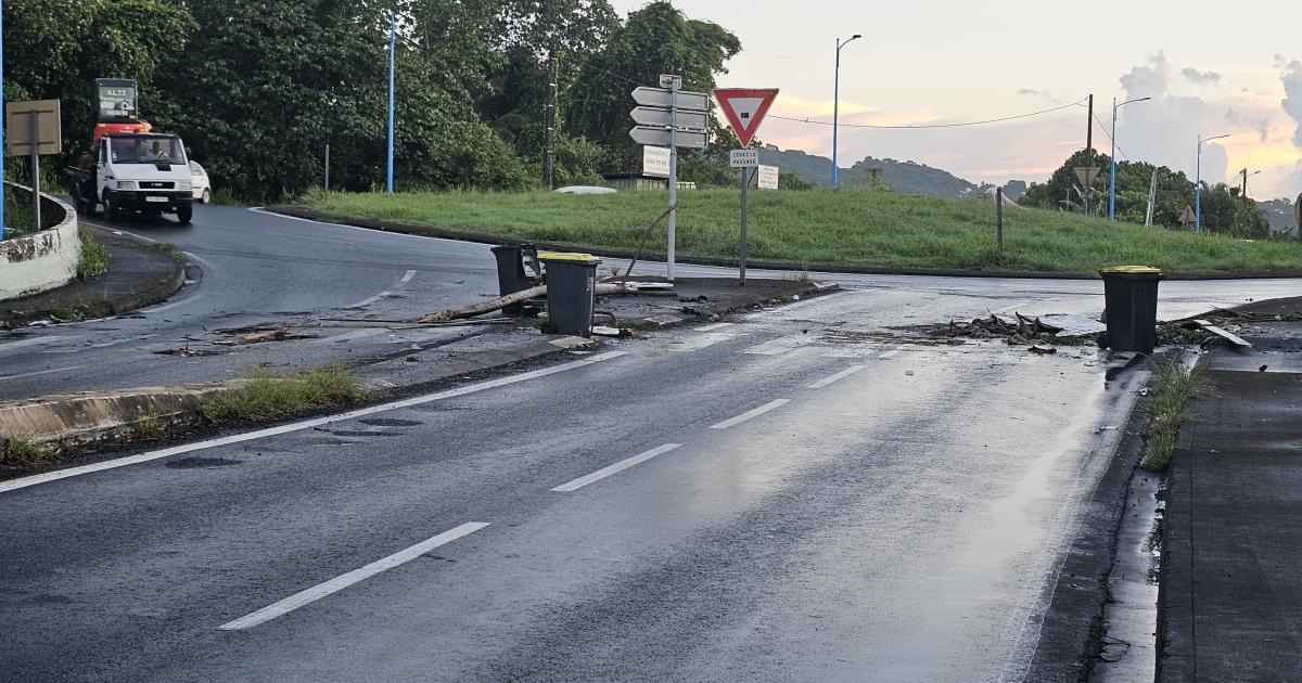 Vie chère : appel au rassemblement à Dillon, un barrage érigé puis levé à Pelletier