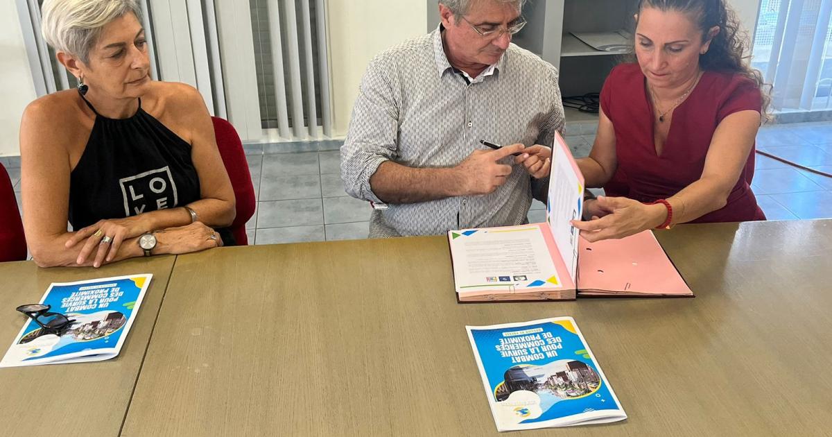 Les petits commerçants s'allient pour assurer leur survie
