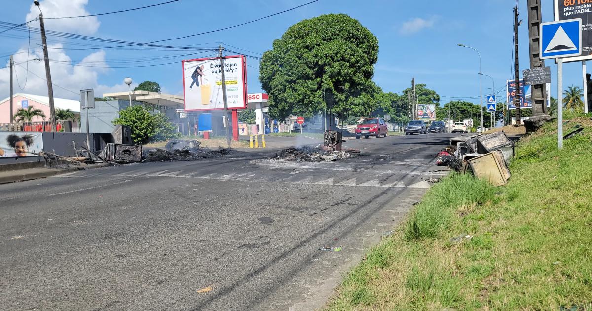     





Mise en place d’un couvre-feu pour les mineurs dans plusieurs quartiers de Guadeloupe




