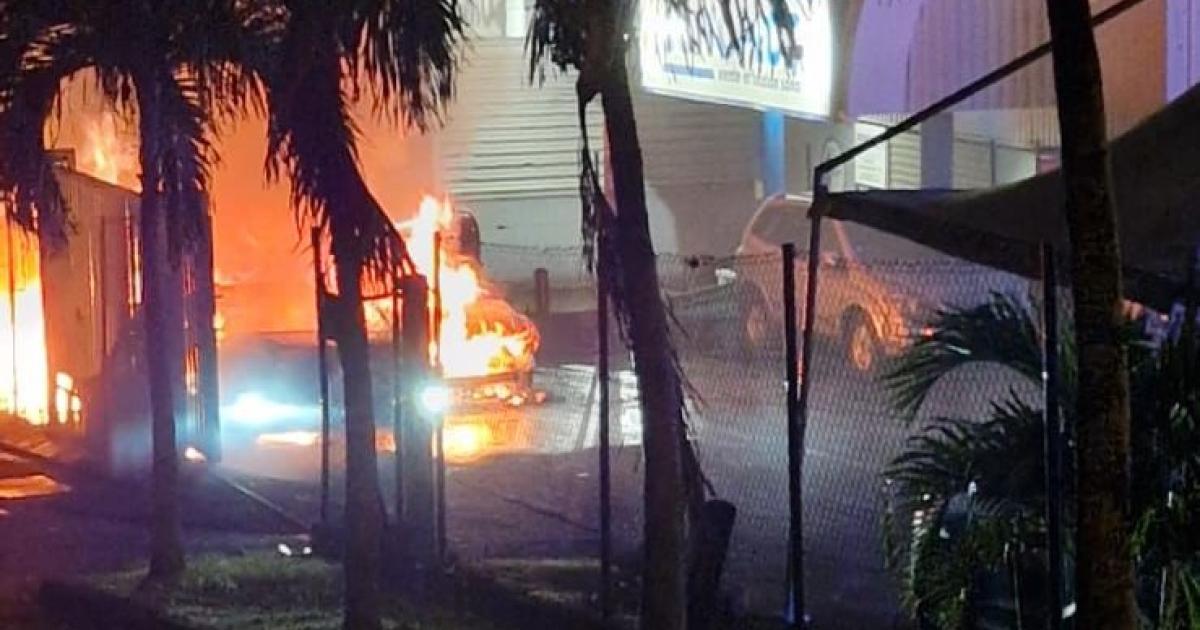 Une nuit marquée par des feux de voitures en Martinique